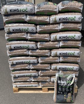 4 Palet de 77 sacos de pellet KINGFOC